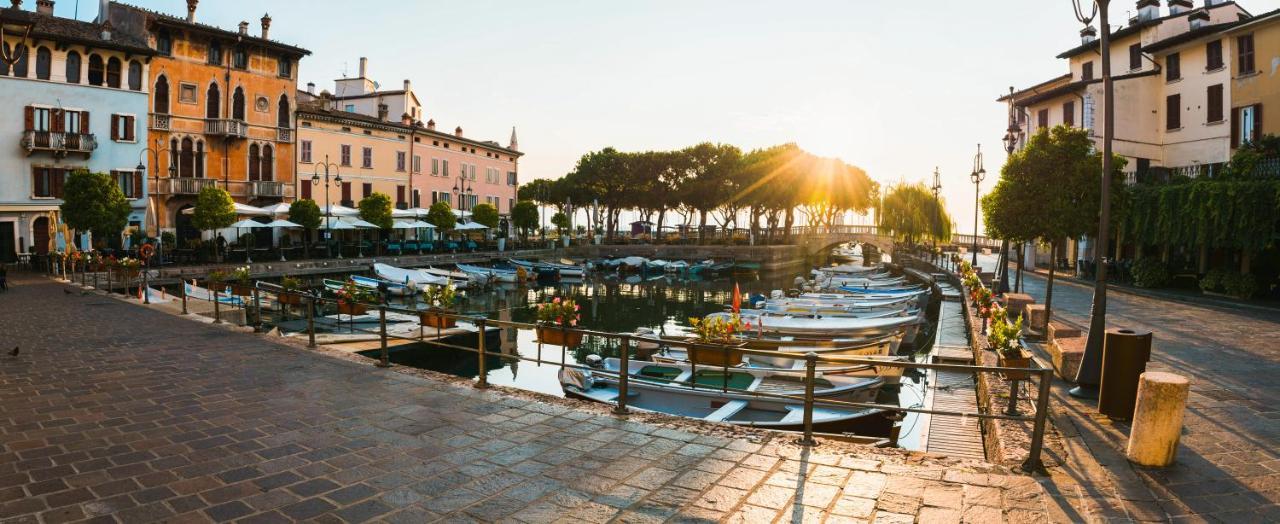 Apartment Charme And Relax With Garden And Swimming Pool Desenzano del Garda Bagian luar foto