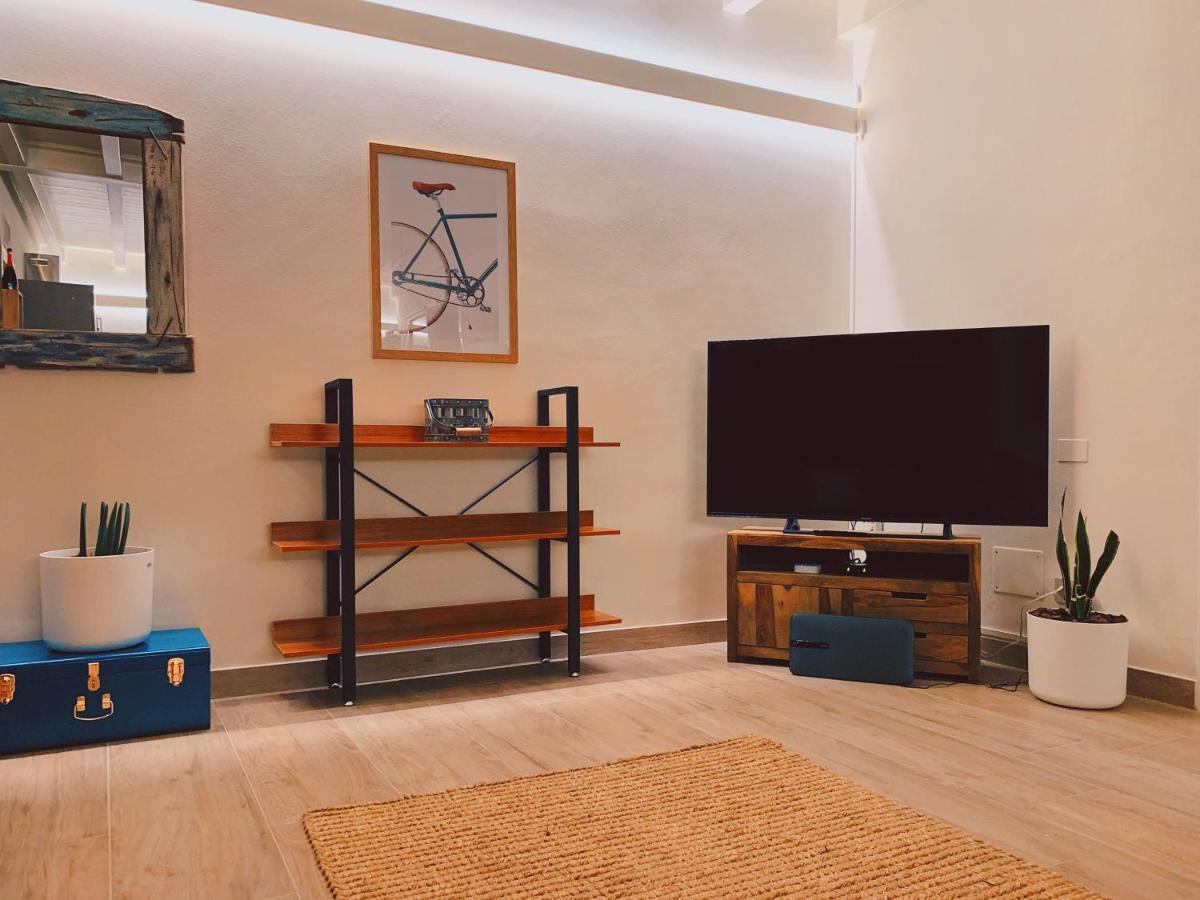 Apartment Charme And Relax With Garden And Swimming Pool Desenzano del Garda Bagian luar foto