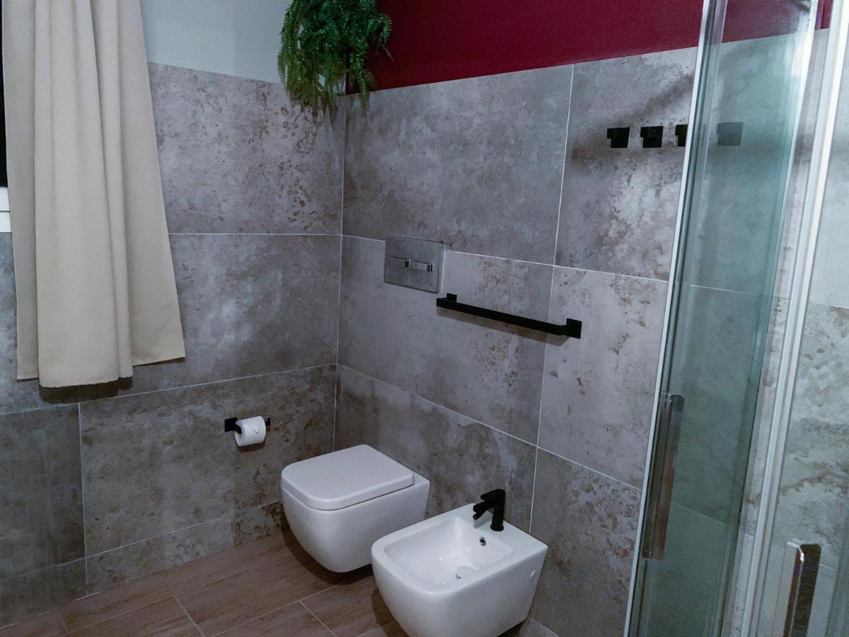 Apartment Charme And Relax With Garden And Swimming Pool Desenzano del Garda Bagian luar foto