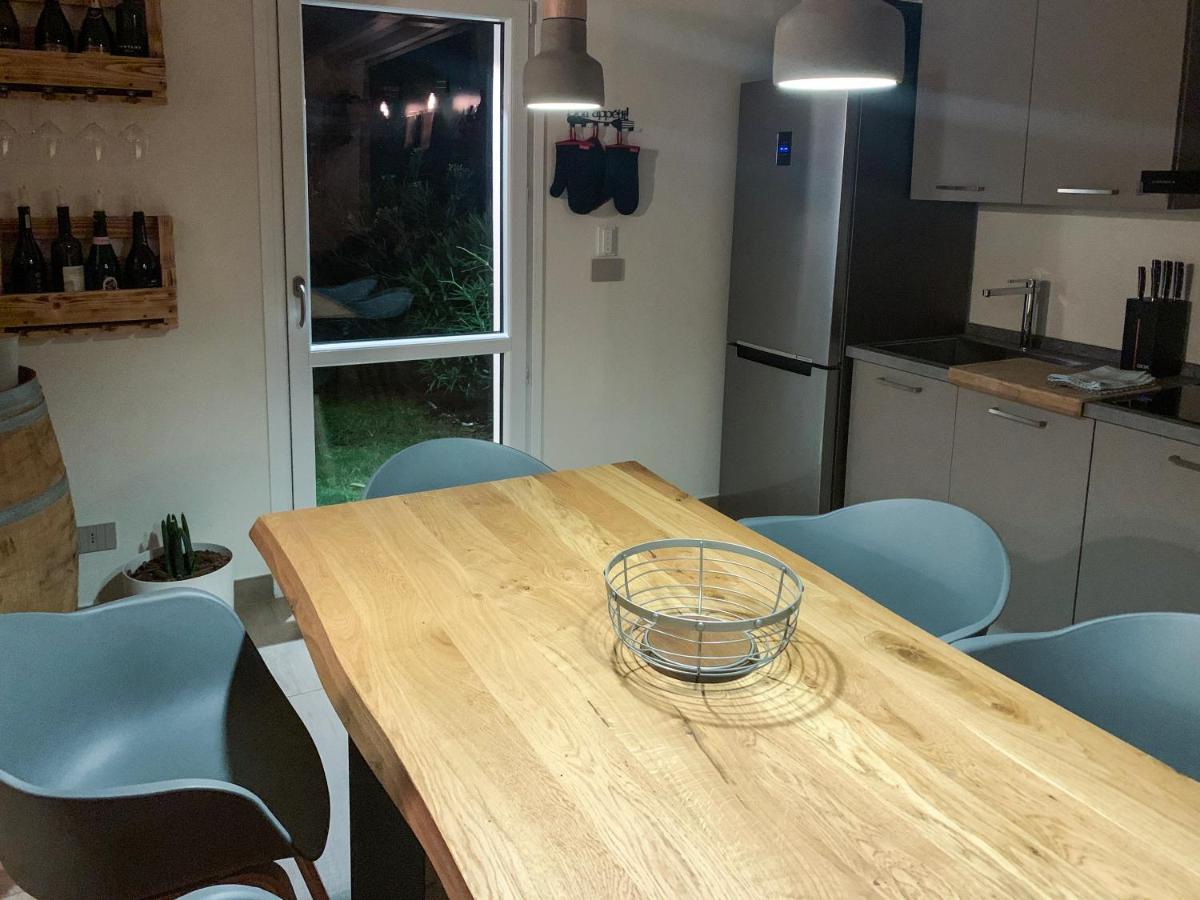 Apartment Charme And Relax With Garden And Swimming Pool Desenzano del Garda Bagian luar foto